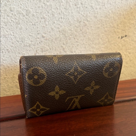 Louis Vuitton Brown Monogram  6 Key Holder - Picture 2 of 8
